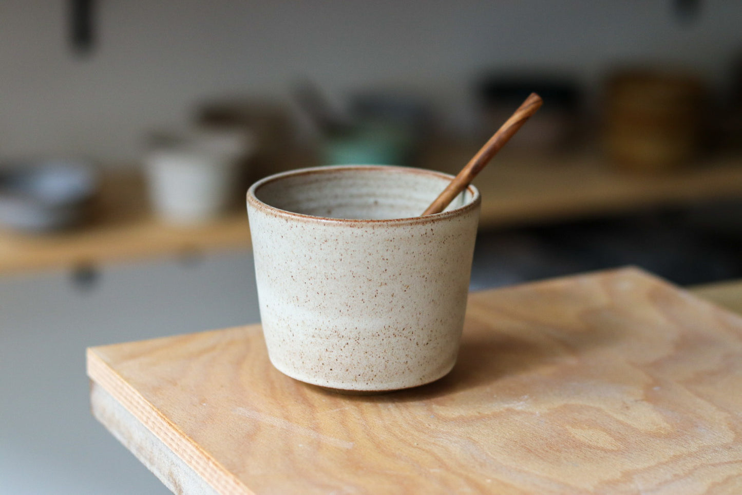 TEA CUP - OFF WHITE