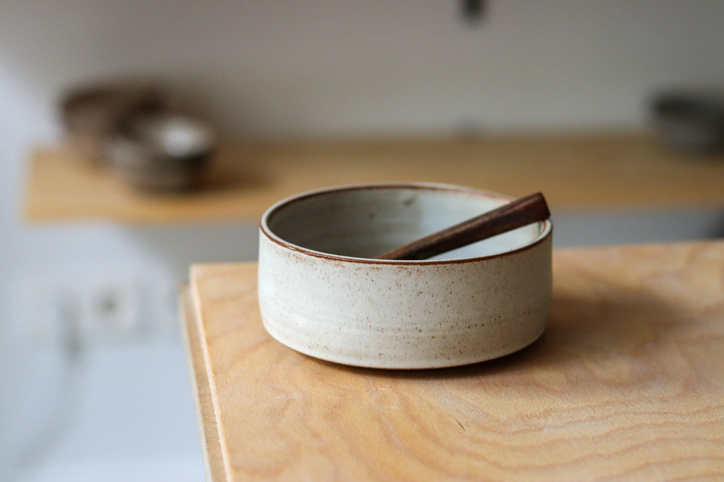 SHALLOW BOWL - OFF WHITE