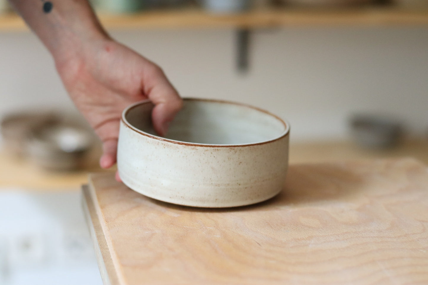SHALLOW BOWL - OFF WHITE