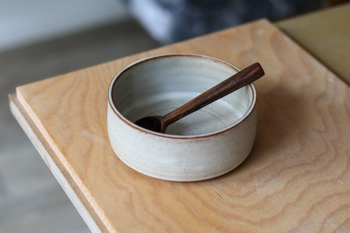 SHALLOW BOWL - OFF WHITE
