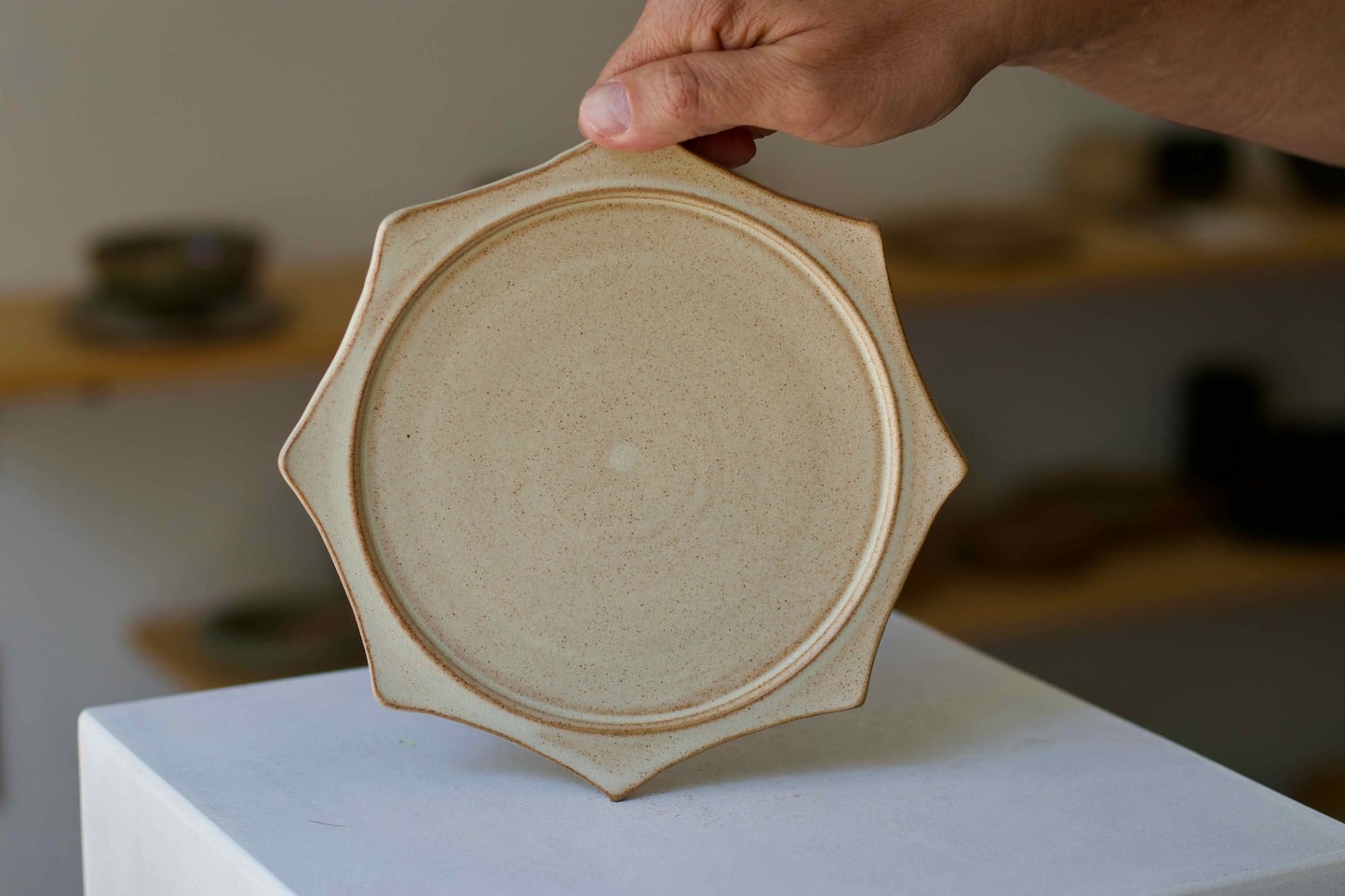 FACETED PLATE - IVORY